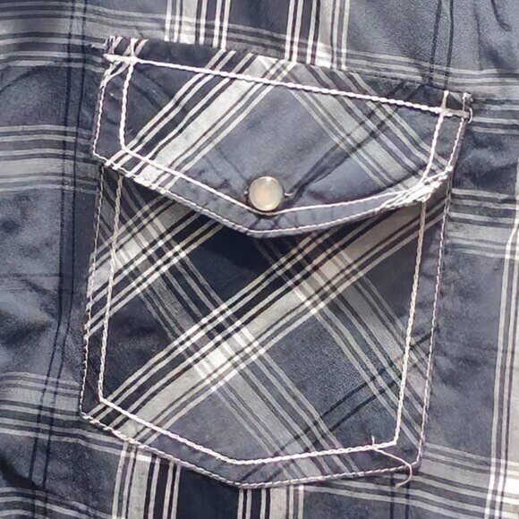 Burnside Short Sleeve Button Shirt - Large Youth/Small Woman - See Measurements - Picture 4 of 13